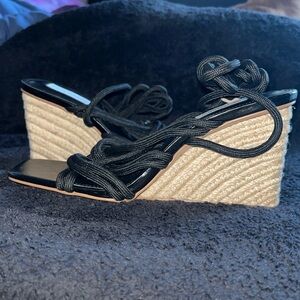 LAST CHANCE Steve Madden “Idolized” wedge heels